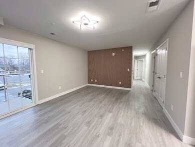 543 Peachers Mill Rd unit 105, Clarksville, TN 37042 - photo 3