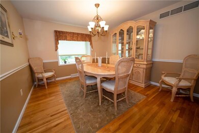 1324 S Krocks Rd, Allentown, PA 18106 - photo 5