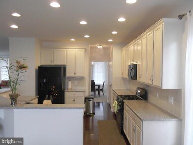 42526 Neighborly Ln, Chantilly, VA 20152 - photo 5