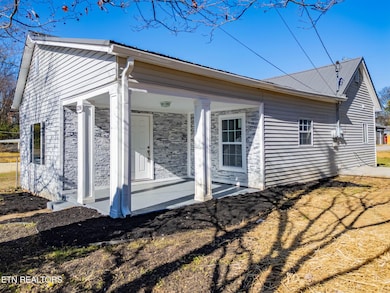 1216 Mercer St NW, Knoxville, TN 37921 - photo 5