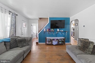 215 Fernwood Ave, Folsom, PA 19033 - photo 4