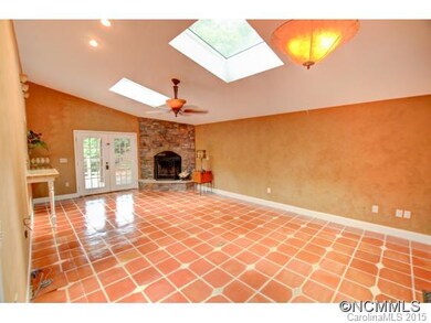 8 Simpson Hollow Rd, Asheville, NC 28803 - photo 5