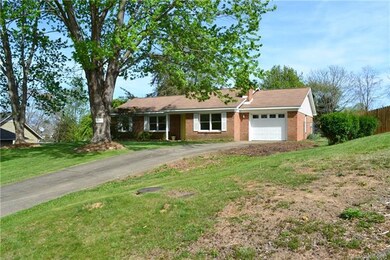 217 Scottlynn Dr, Asheville, NC 28806 - photo 3