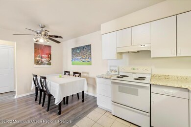 Dining/Kitchen