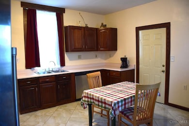 1013 Market St, Cincinnati, OH 45215 - photo 4