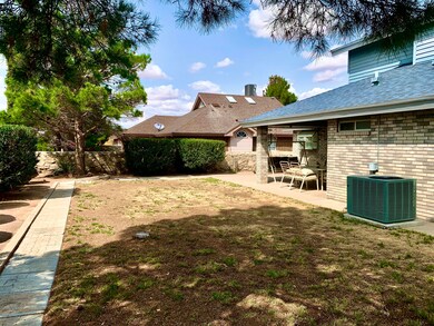 109 Lago Lindo Dr, Horizon City, TX 79928 - photo 7