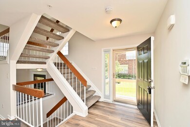 9206 Vanfleet Ct, Laurel, MD 20708 - photo 4