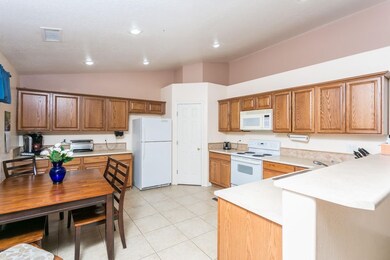 004_Kitchen