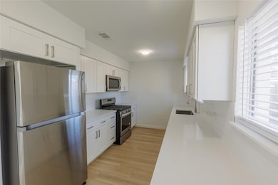 1106 Twin Falls Rd, Houston, TX 77088 - photo 7