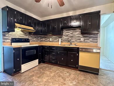 17 Hamilton St, Swedesboro, NJ 08085 - photo 6