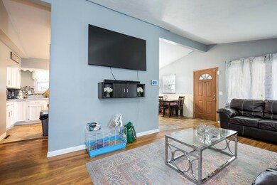 1250 Beechwood Rd, Columbus, OH 43227 - photo 4