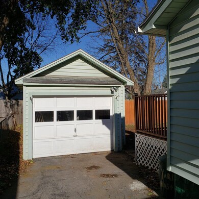 29 Pershing Dr, Schenectady, NY 12302 - photo 5