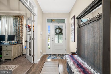 1705 Hudgins Farm Cir, Fredericksburg, VA 22408 - photo 3