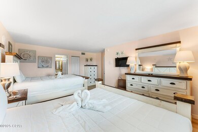 4-web-or-mls-8743 Thomas Dr 1502_03