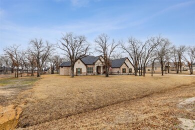 185 Clayton Crossing, Springtown, TX 76082 - photo 3