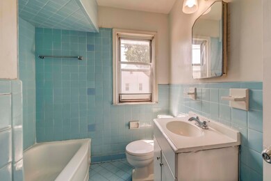 24501 Fern Ave, Eastpointe, MI Bathroom