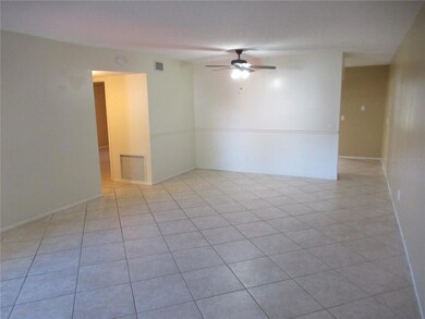 2402 Ecuadorian Way unit 8, Clearwater, FL 33763 - photo 3
