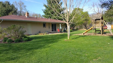 21590 Horseshoe Ct, Goshen, IN 46528 - photo 2