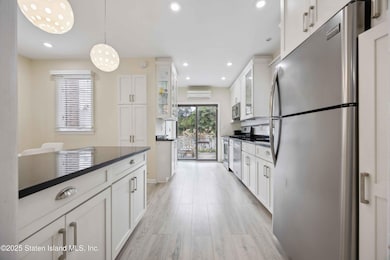 17 Coleridge St, Brooklyn, NY 11235 - photo 7