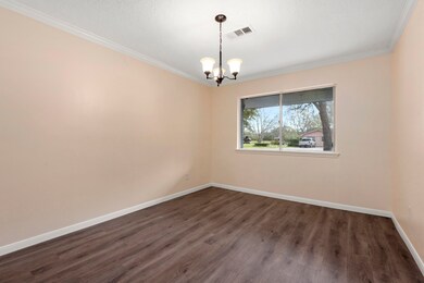 6802 Gaslight Cir unit 864E, Alvin, TX 77511 - photo 4