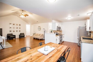 48 Queensborough Dr, Bella Vista, AR 72715 - photo 4