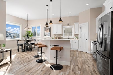 5413 Onyx Dr, Bismarck, ND 58503 - photo 3