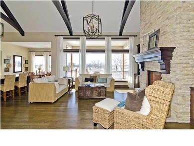 FORMAL DINING WITH TRAY CEILING