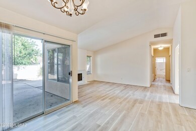15-Dining Area