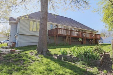 609 Finch St, Raymore, MO 64083 - photo 6