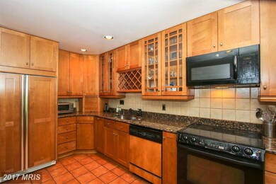 6801 Persimmon Tree Rd, Bethesda, MD 20817 - photo 5