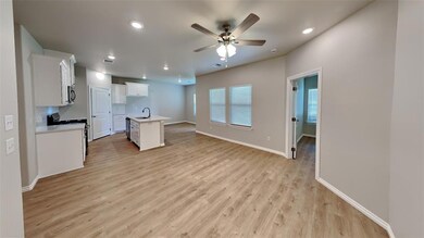 6905 Labelle Dr, Warr Acres, OK 73132 - photo 6