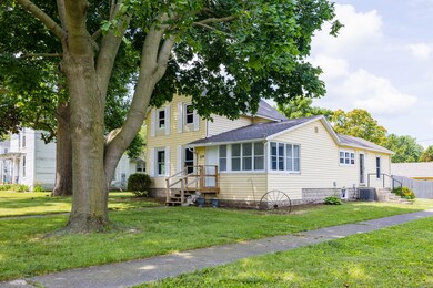 214 N NEWTON ST GOODLAND-27