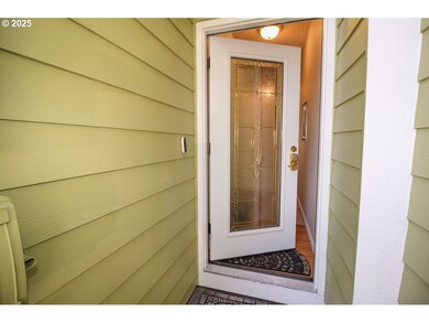 17962 SW Niks Dr, Beaverton, OR 97006 - photo 2