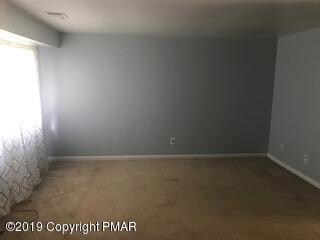 612 Hamilton Rd, East Greenville, PA 18041 - photo 5