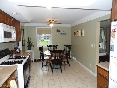 Kitchen w/eat in area