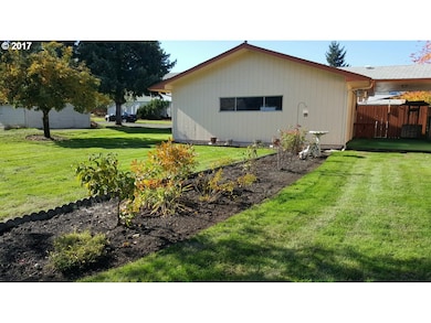 605 SW 1st St, Sheridan, OR 97378 - photo 5