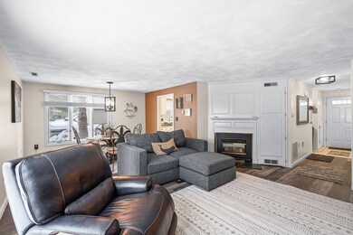 127 Brickett Hill Cir, Haverhill, MA 01830 - photo 3