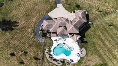 15515 Meadowbrook Ct, Raymore, MO 64083 - photo 4