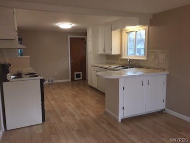 305 North Ave, North Tonawanda, NY 14120 - photo 4