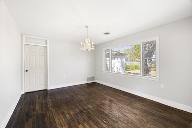 512 Ruth St, Kerrville, TX 78028 - photo 7