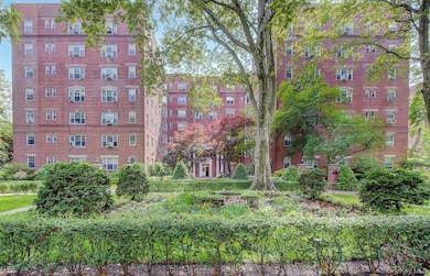 77-14 113th St unit 2R, Forest Hills, NY 11375 - photo 2