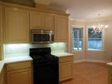 Kitchen/B'fast Room