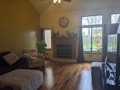 1309 Dresden Dr unit C, Morris, IL 60450 - photo 3