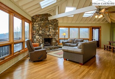Vaulted ceilings add more spaciousness to the livi