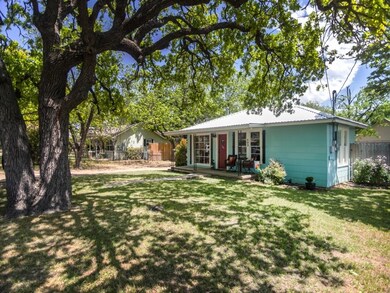 603 Sunset St, Fredericksburg, TX 78624 - photo 4