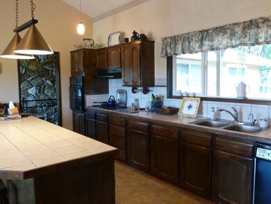 5375 Leonard Rd, Grants Pass, OR 97527 - photo 2