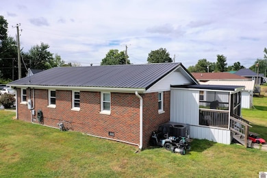 508 E Walnut St, Dawson Springs, KY 42408 - photo 3