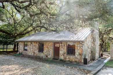 202 Leveritts Loop, Wimberley, TX 78676 - photo 2