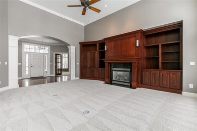 4900 Deer View Rd, Cedar Rapids, IA 52411 - photo 2