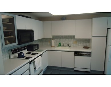 26 Crescent St unit 200, Northampton, MA 01060 - photo 6